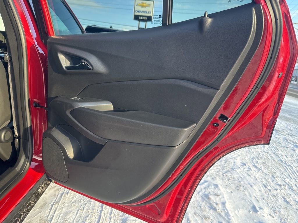 New 2026 Chevrolet Trax RS w/ Sunroof Package FWD image 18