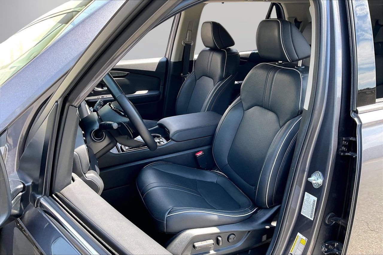 Used 2025 Honda Pilot Elite image 23