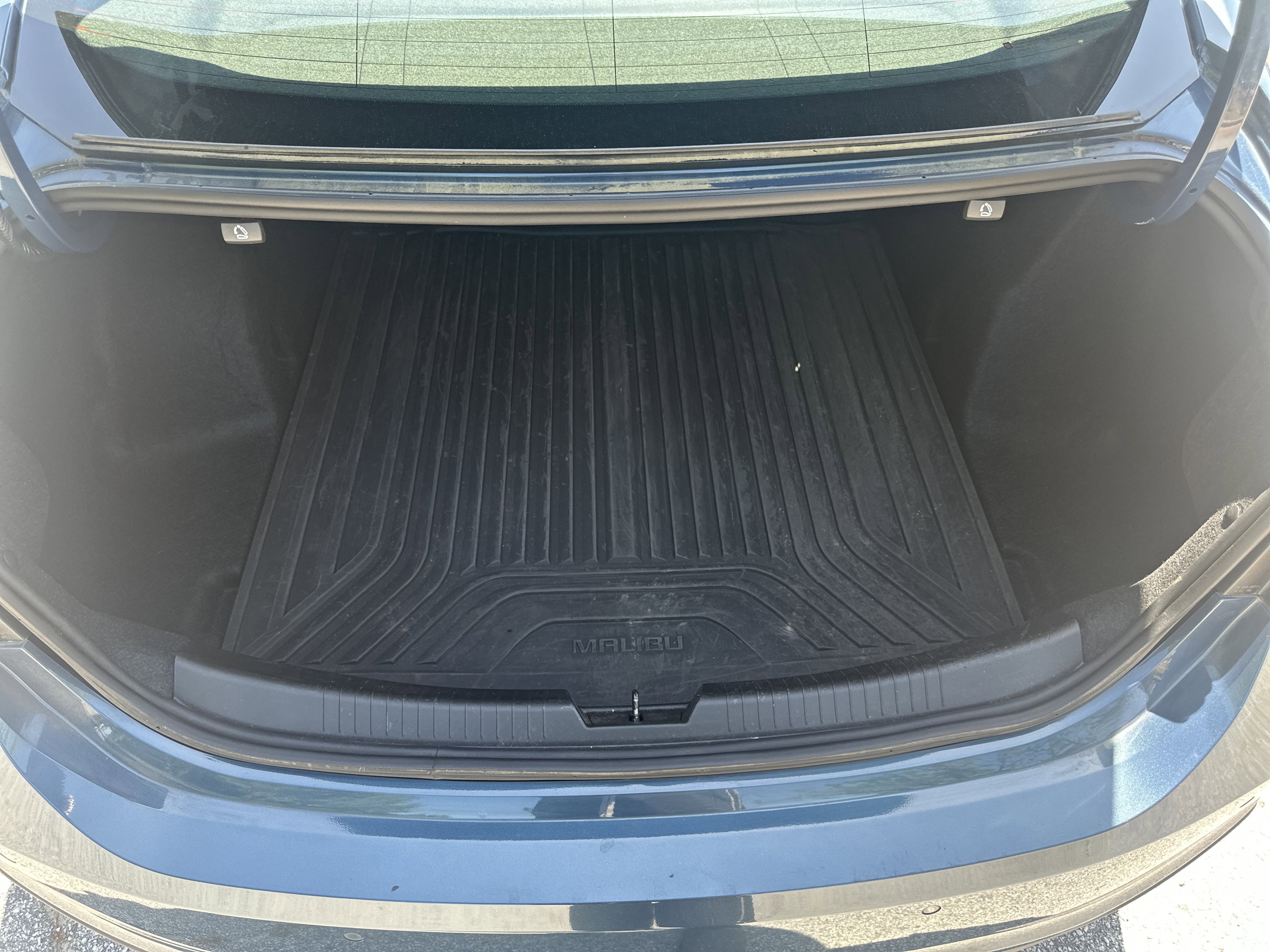 Used 2024 Chevrolet Malibu RS w/ LPO, Floor Liner Package FWD image 18