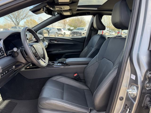 Used 2025 Toyota Camry XSE w/ Premium Package image 27