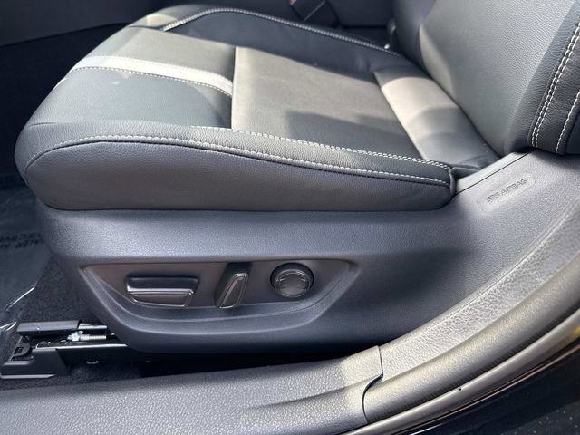 Used 2025 Toyota Camry SE FWD image 22