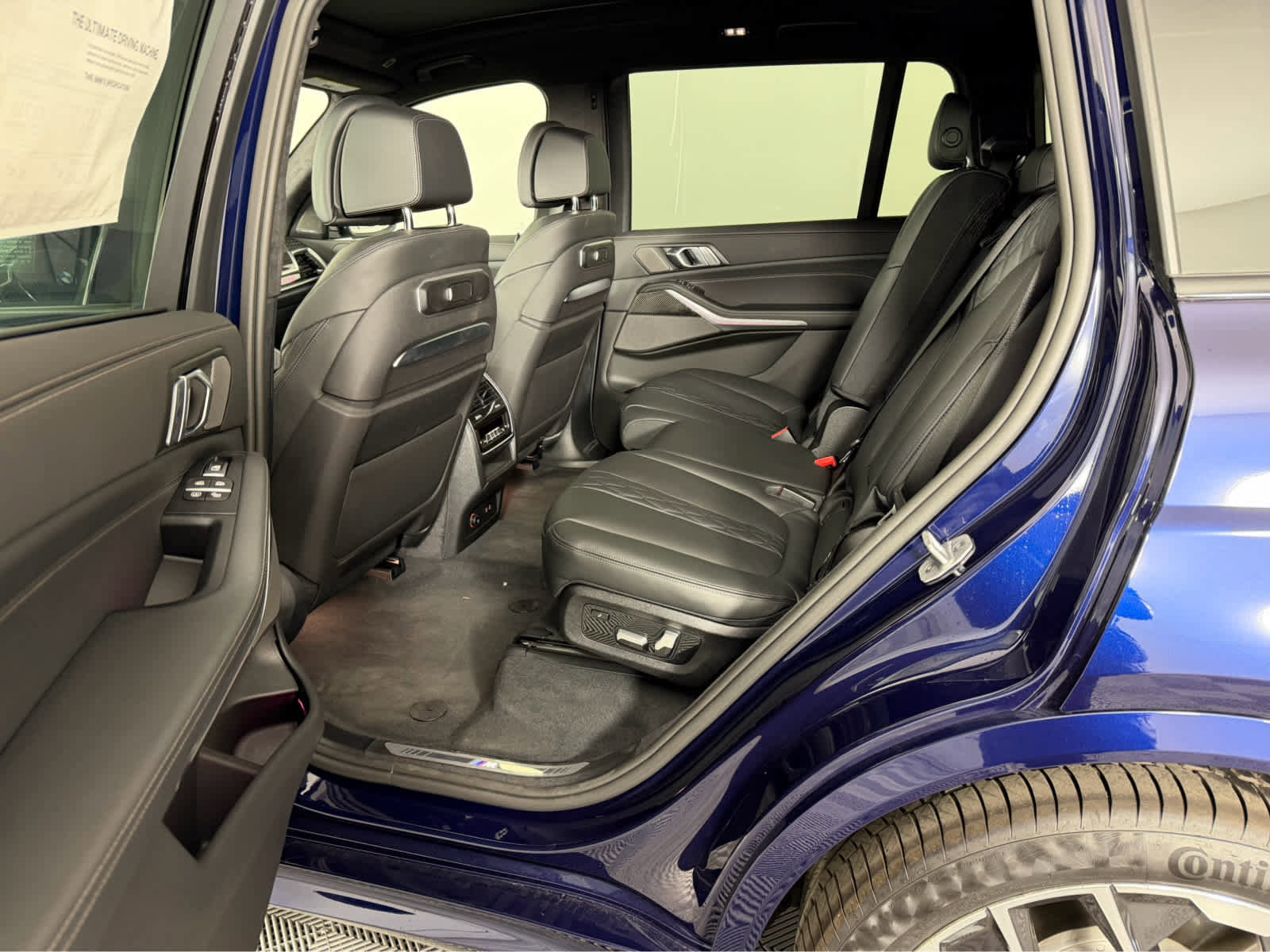 New 2026 BMW X7 M60i image 12