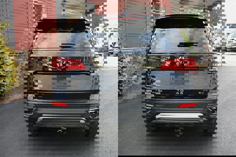 Used 2023 Volkswagen Taos SE AWD/4WD image 6