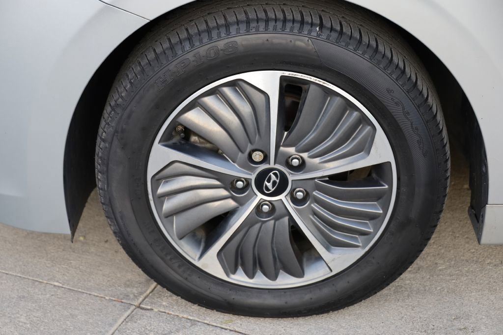 Used 2020 Hyundai Ioniq SEL image 34