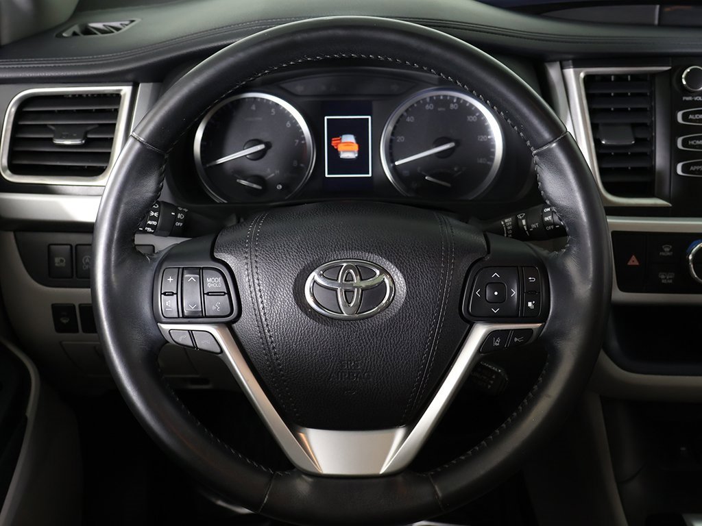 Used 2017 Toyota Highlander XLE image 44