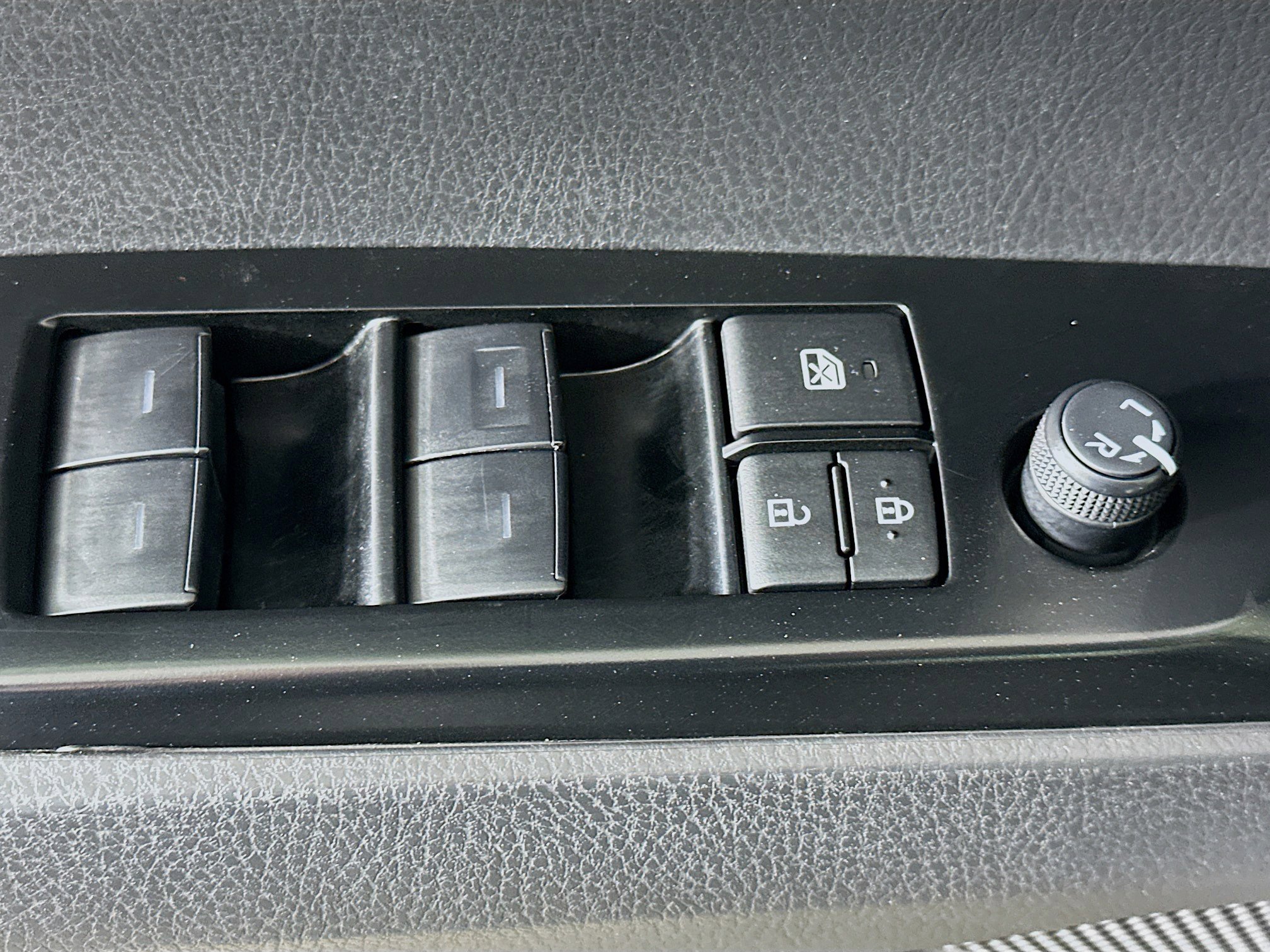 Used 2025 Toyota Camry LE image 15