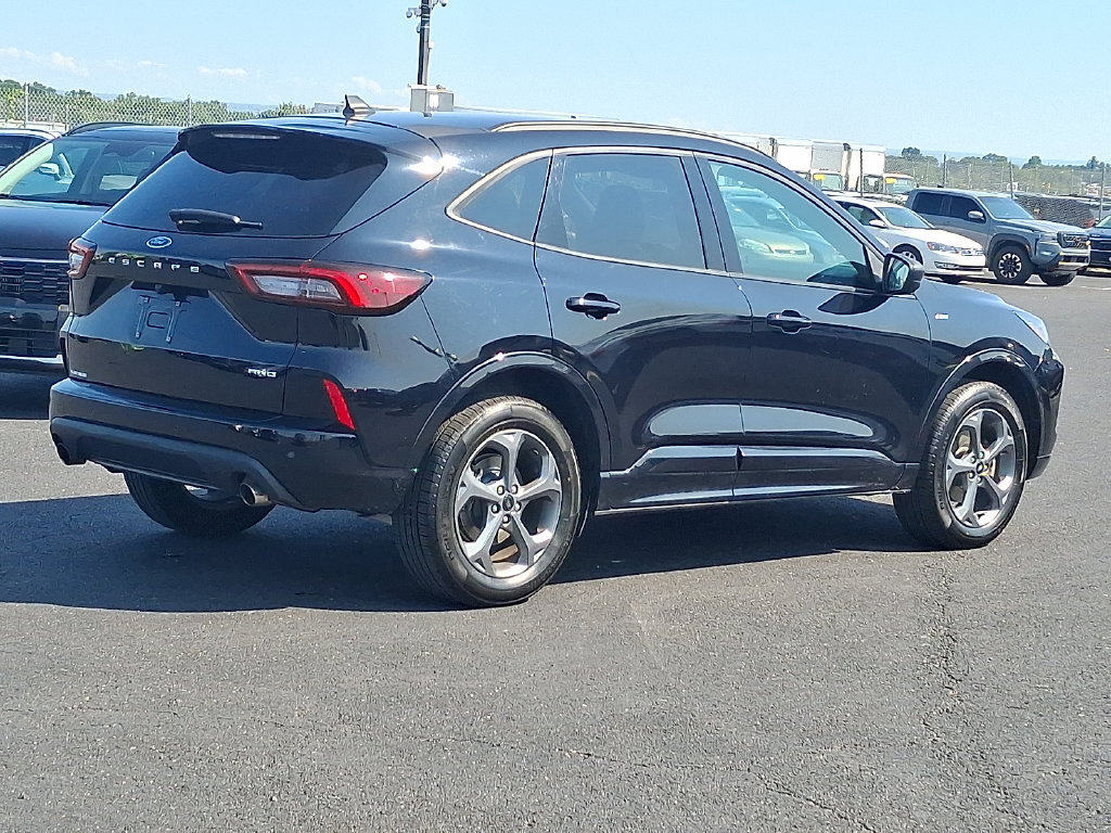 Used 2023 Ford Escape ST-Line w/ Tech Pack #1 AWD/4WD image 6