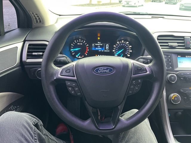 Used 2020 Ford Fusion S image 22
