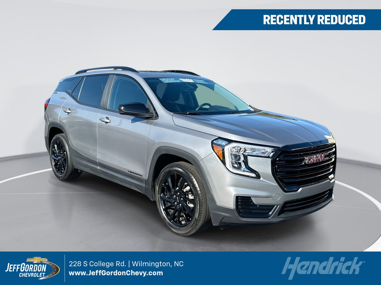 Used 2024 GMC Terrain SLE w/ Driver Convenience Package