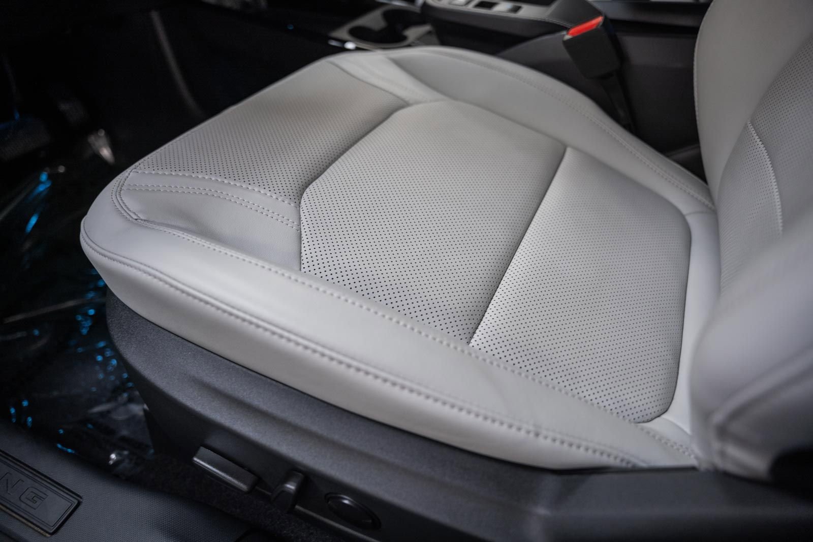 Certified 2025 Ford Mustang Mach-E Premium image 38