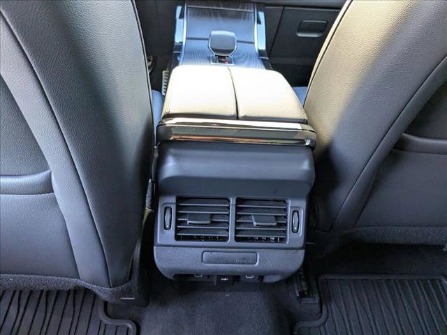 Used 2024 Land Rover Range Rover Evoque Dynamic SE image 19
