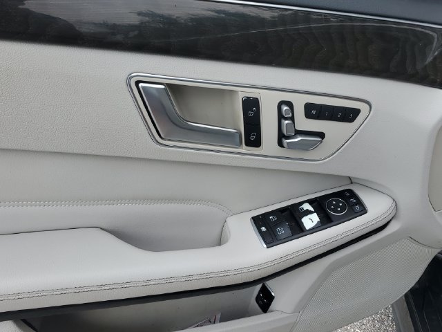 Used 2016 Mercedes-Benz E 350 Sedan image 20