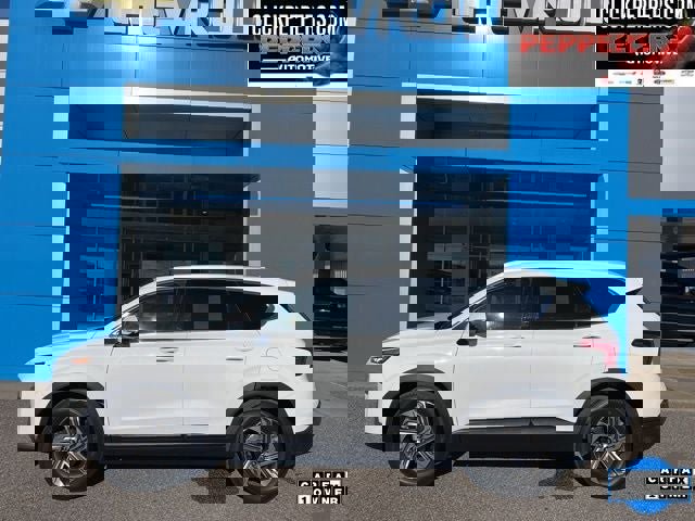 Used 2023 Hyundai Santa Fe SEL image 3