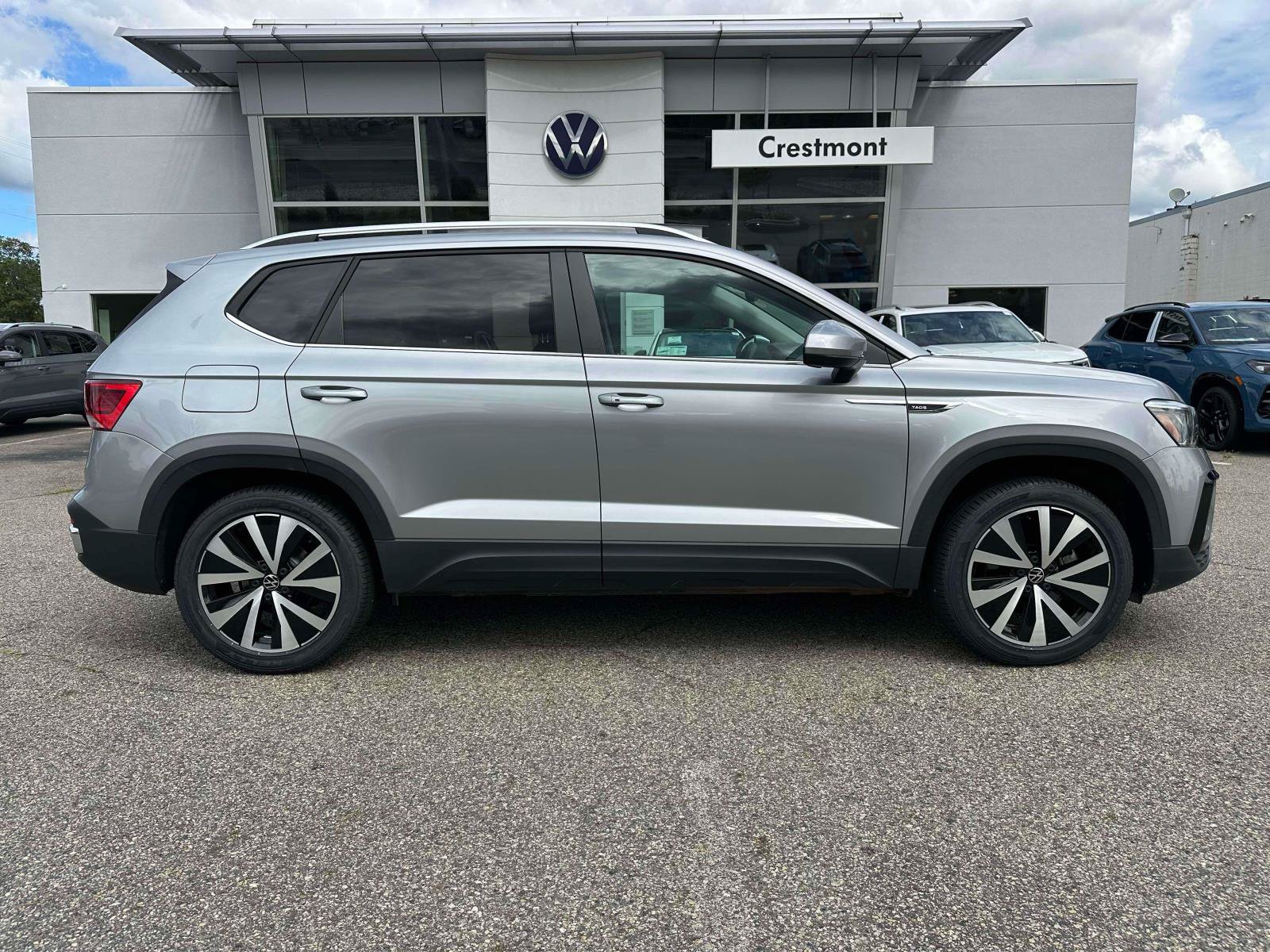 Certified 2023 Volkswagen Taos SE AWD/4WD image 5