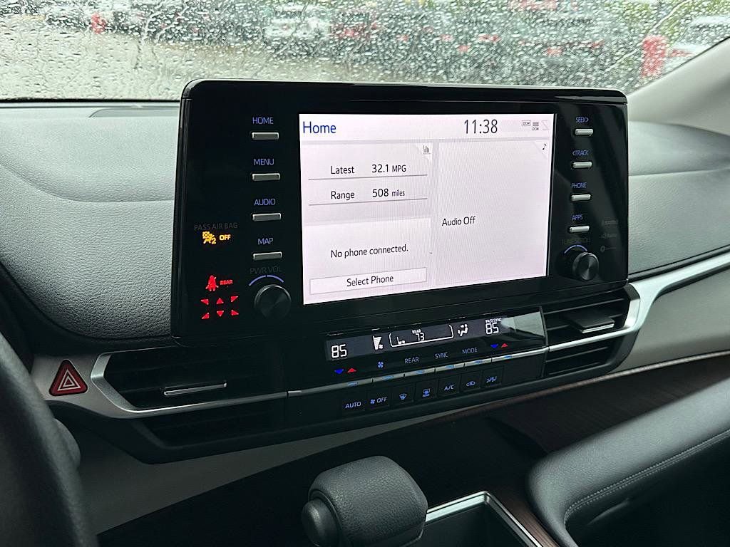 Certified 2023 Toyota Sienna LE AWD/4WD image 24