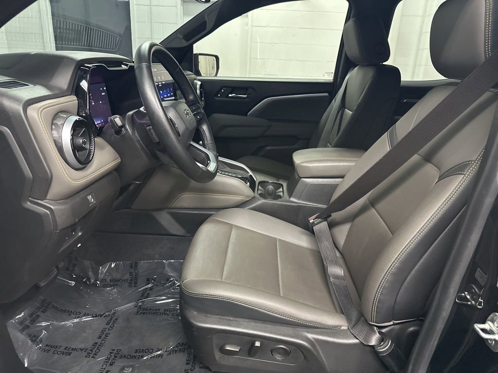 Used 2024 Chevrolet Colorado ZR2 w/ ZR2 Convenience Package III image 19