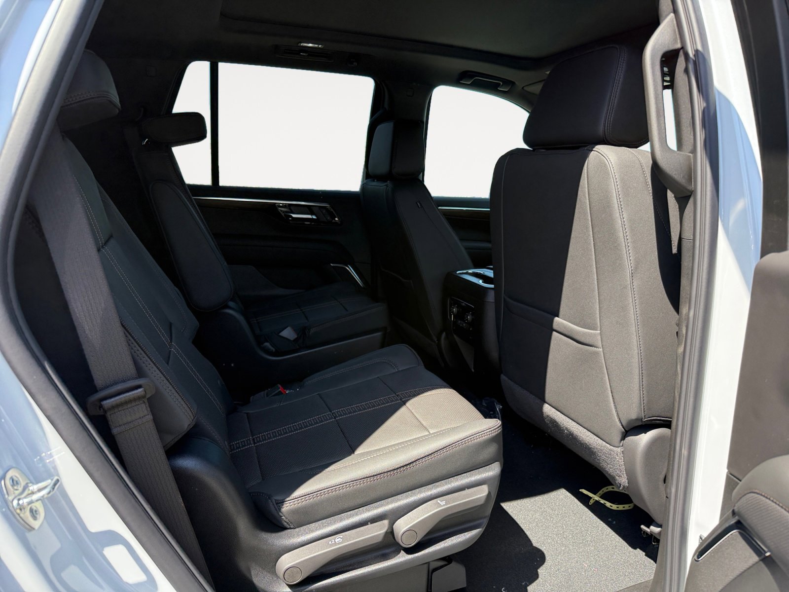 New 2026 Chevrolet Tahoe High Country AWD/4WD image 18