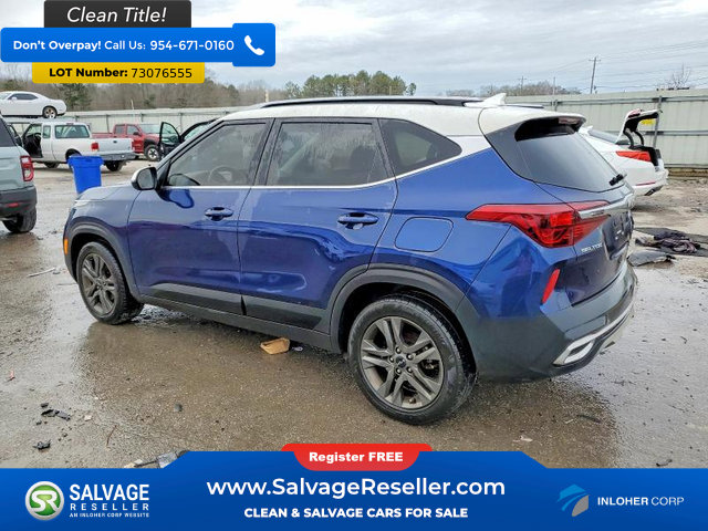 Used 2023 Kia Seltos S w/ Navigation Package FWD image 3