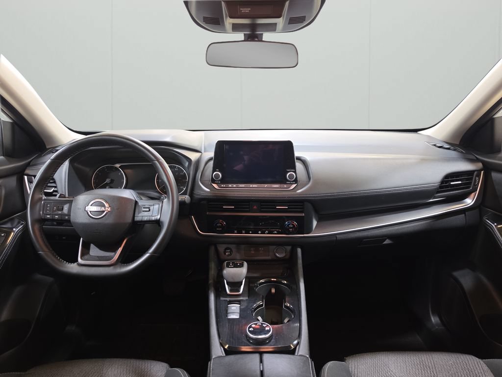 Used 2025 Nissan Rogue SV AWD/4WD image 17