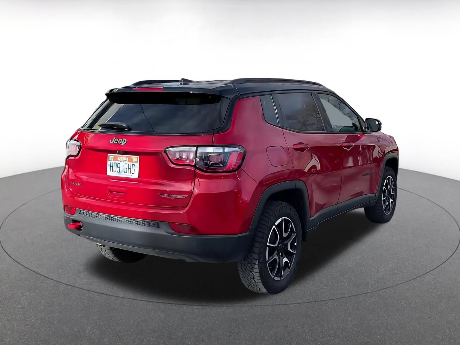 Used 2025 Jeep Compass Trailhawk AWD/4WD image 14