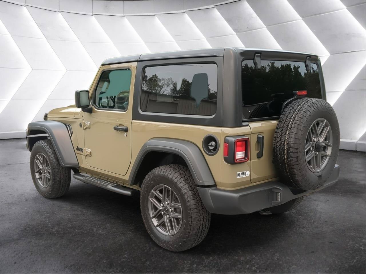 Used 2025 Jeep Wrangler Sport AWD/4WD image 4