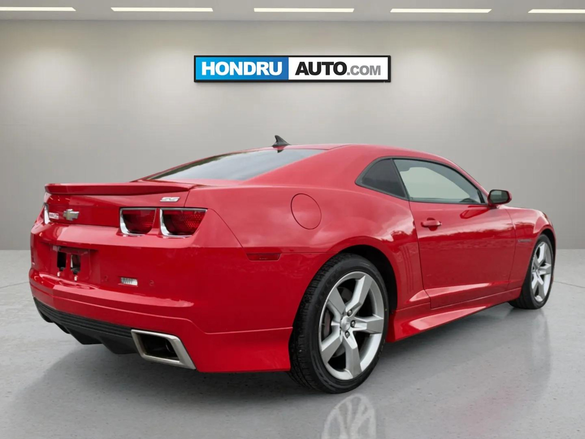 Used 2012 Chevrolet Camaro SS RWD image 4