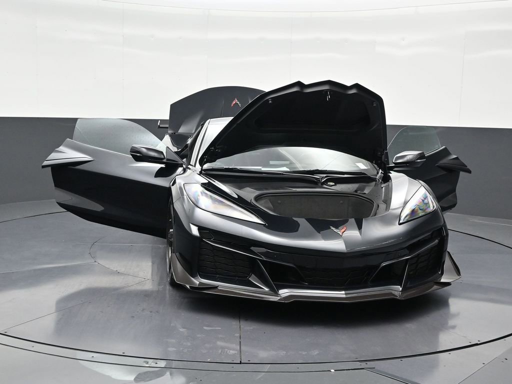 Used 2024 Chevrolet Corvette Z06 w/ Z07 Performance Package image 35
