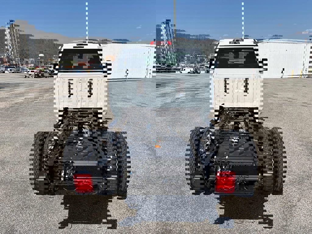 New 2026 Chevrolet Silverado 3500 LT image 4