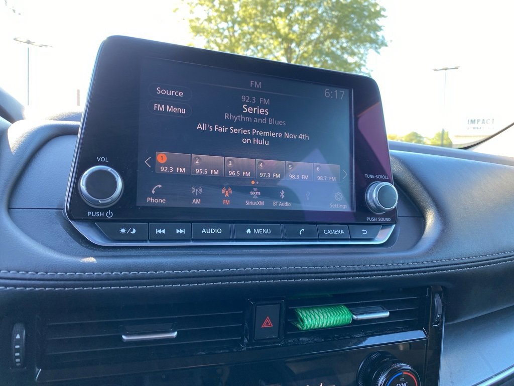 Used 2021 Nissan Rogue SV image 15