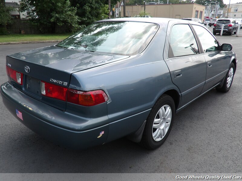 Used 2001 Toyota Camry LE FWD image 3