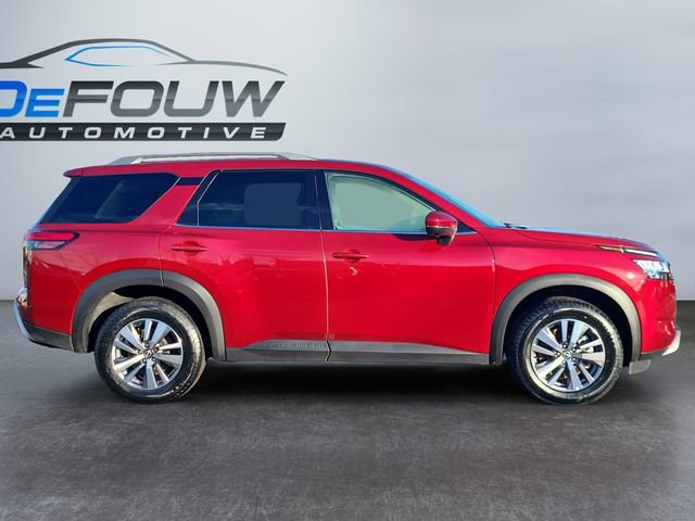 Used 2023 Nissan Pathfinder SL w/ Lighting Package (N92) image 2