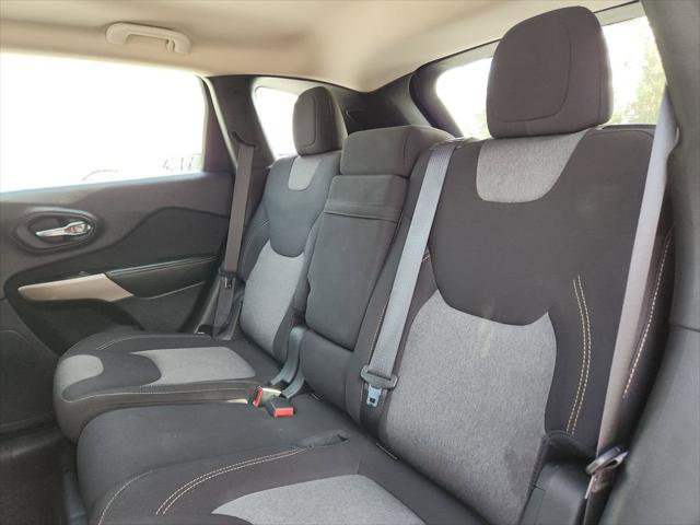 Certified 2017 Jeep Cherokee Sport image 16