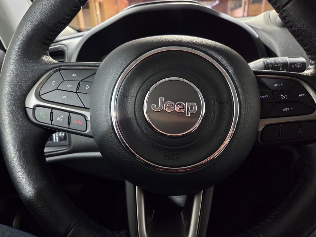 Used 2022 Jeep Renegade Limited image 8