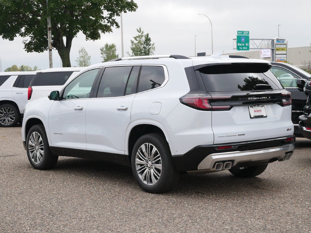 New 2027 GMC Acadia Denali w/ LPO, Floor Liner Package AWD/4WD image 5
