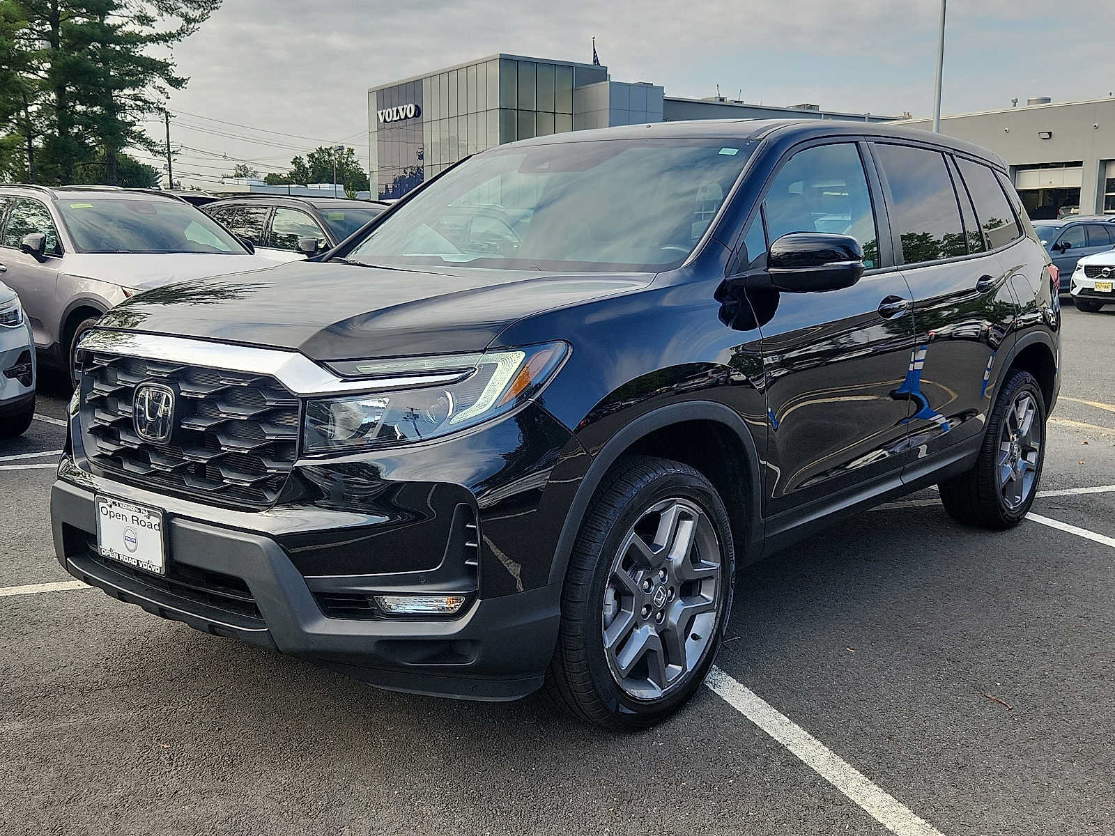Used 2023 Honda Passport EX-L image 3