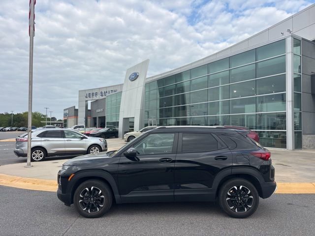 Used 2023 Chevrolet TrailBlazer LT image 2