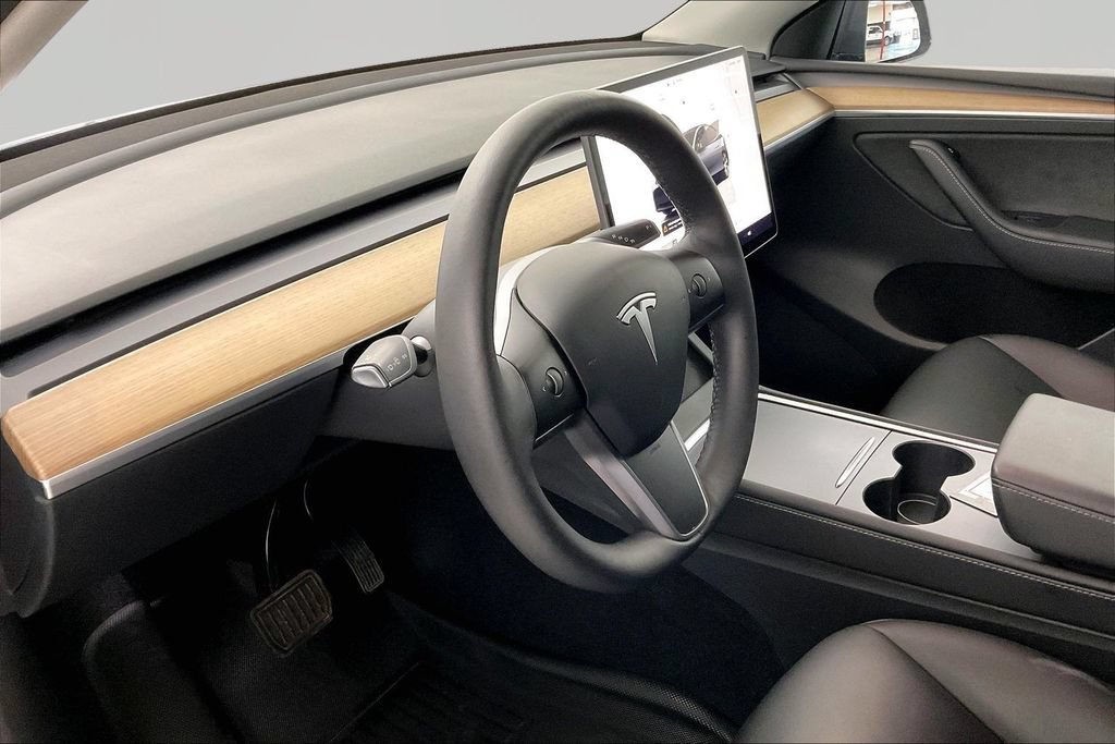 Used 2023 Tesla Model Y Long Range AWD/4WD image 16