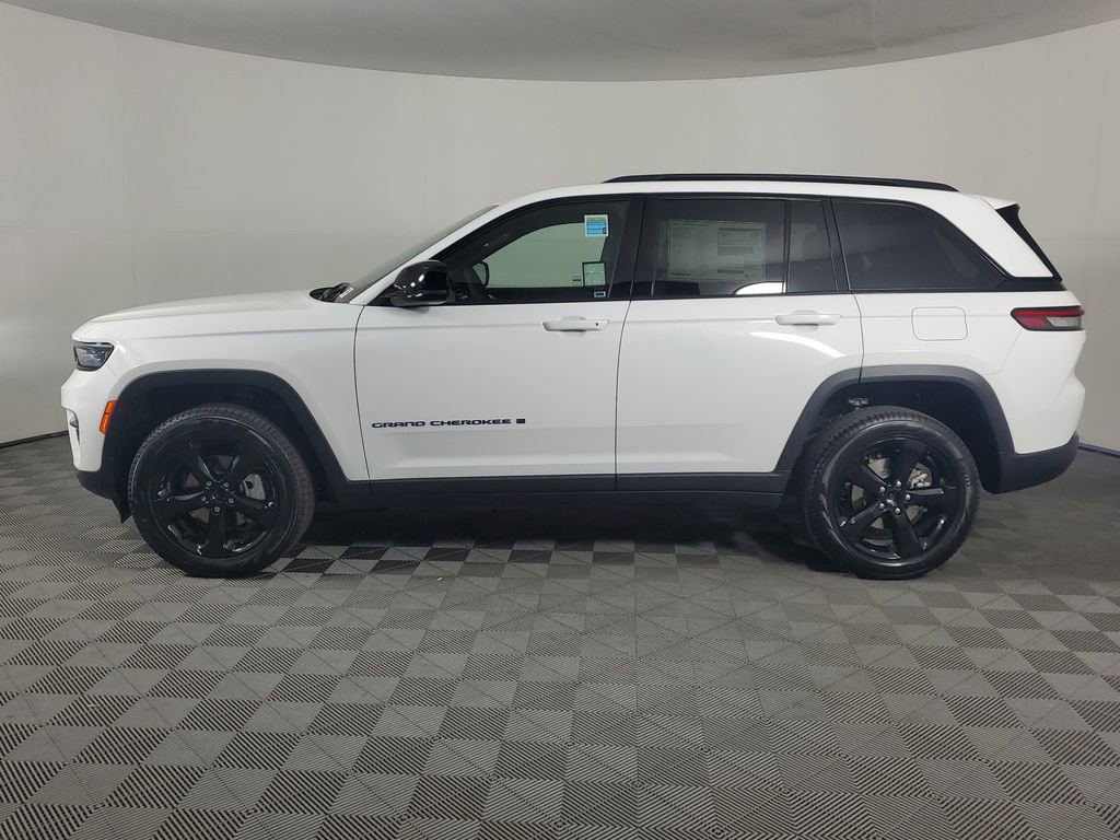 New 2025 Jeep Grand Cherokee Limited w/ Black Appearance Package image 7