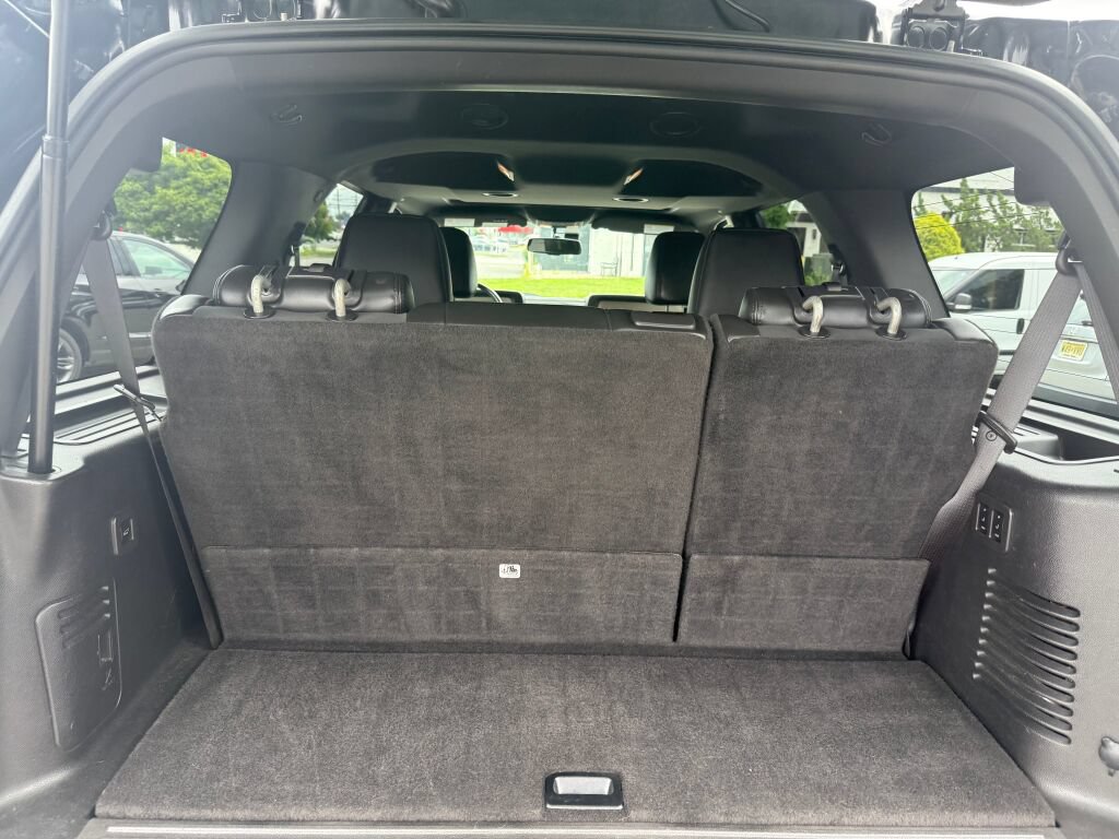 Used 2014 Lincoln Navigator 4WD image 32