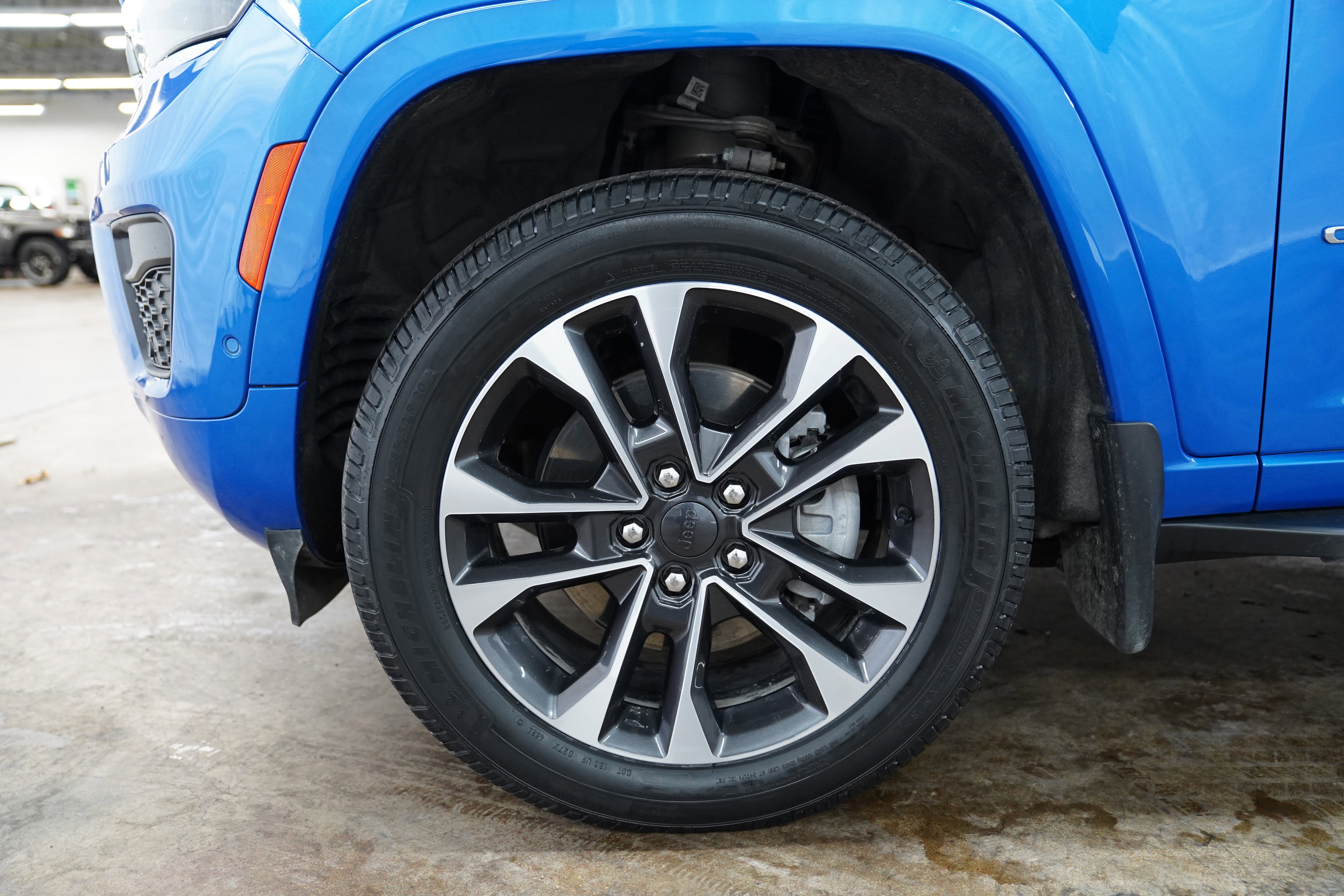 Used 2023 Jeep Grand Cherokee Overland w/ Advanced Protech Group III image 16