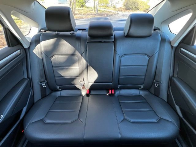 Used 2018 Volkswagen Passat 2.0T SE image 25