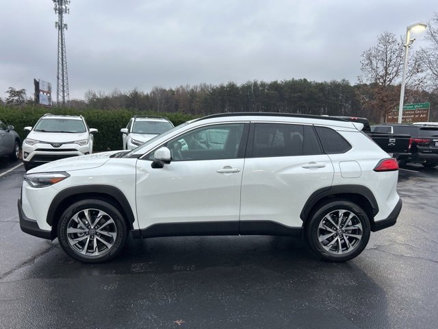 Used 2023 Toyota Corolla Cross XLE image 9