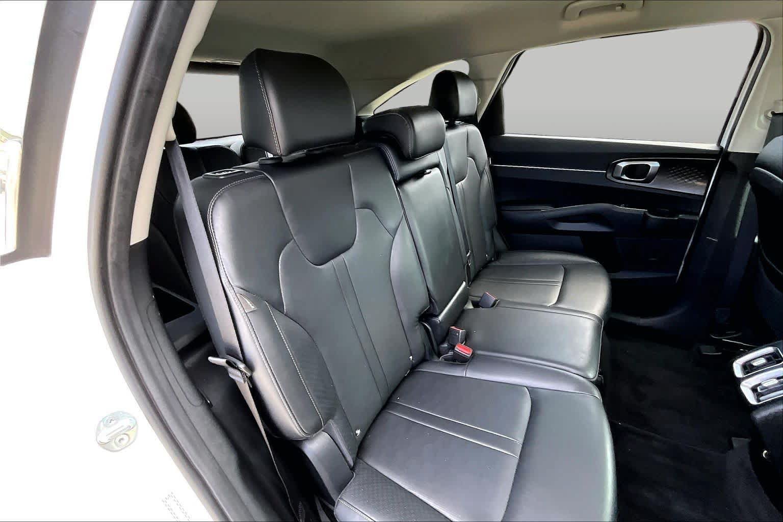Certified 2024 Kia Sorento S FWD image 19
