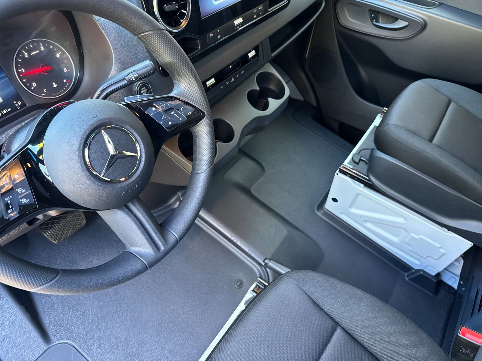 New 2025 Mercedes-Benz Sprinter 2500 image 10