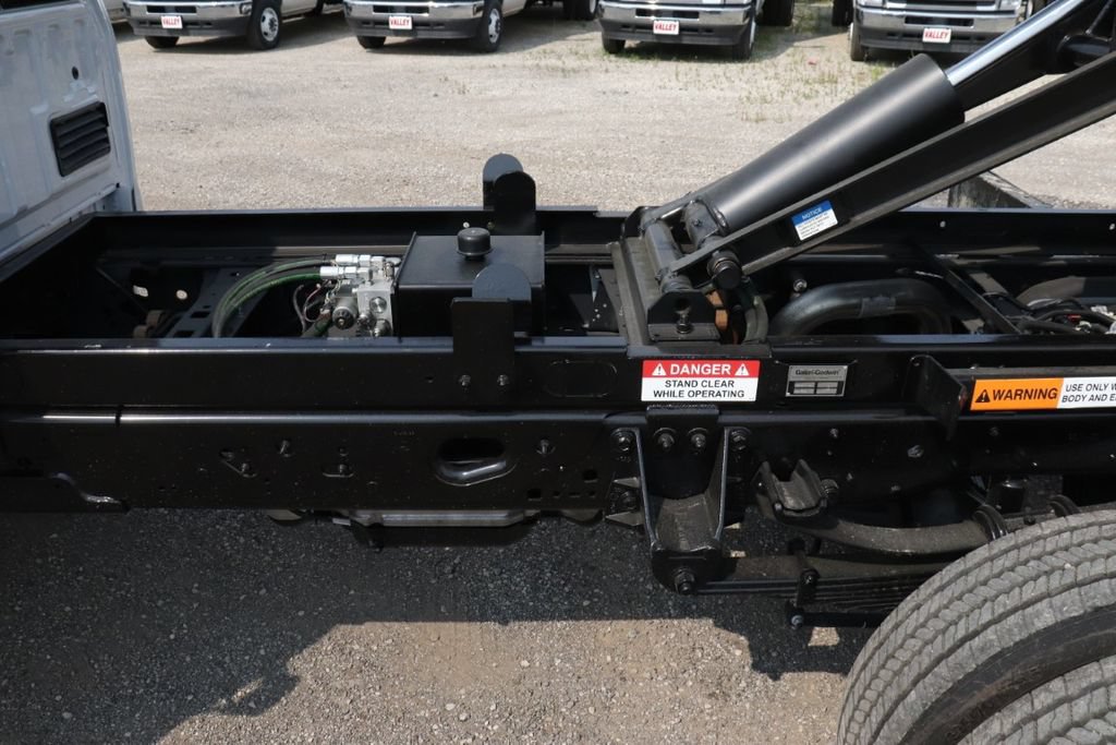 New 2025 Ford F550 4x4 Regular Cab Super Duty image 27