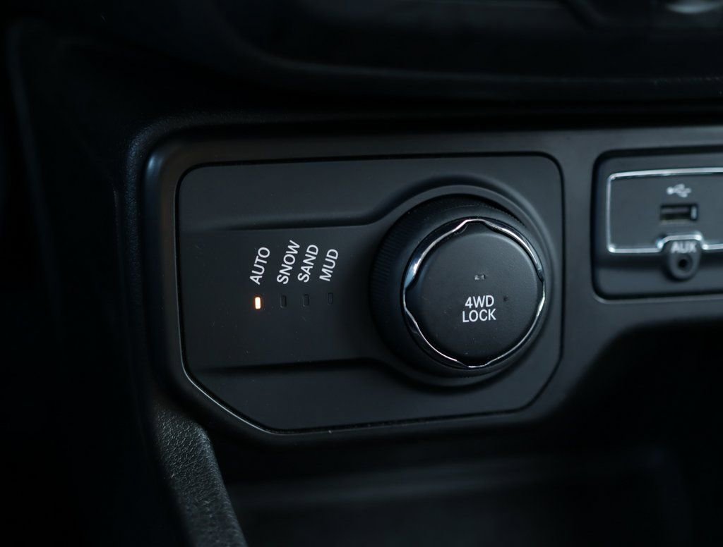 Used 2023 Jeep Renegade Latitude image 18