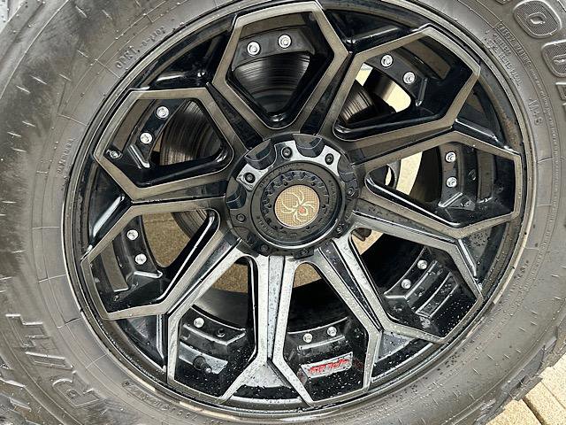 Used 2022 Jeep Wrangler Unlimited Sahara w/ Cold Weather Group image 34