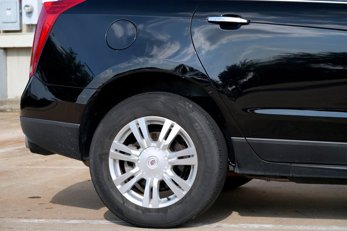 Used 2013 Cadillac SRX Luxury w/ Driver Awareness Package FWD image 28