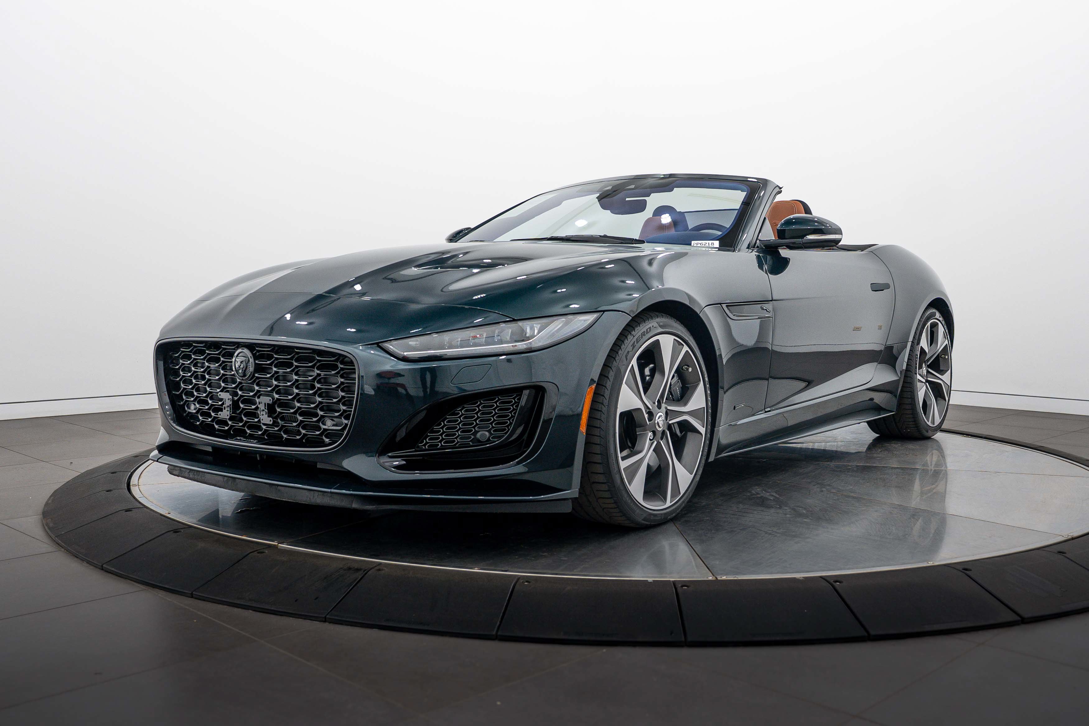 Used 2024 Jaguar F-TYPE Convertible AWD image 1