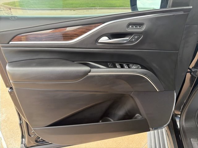 Used 2023 Cadillac Escalade Sport Platinum AWD/4WD image 9